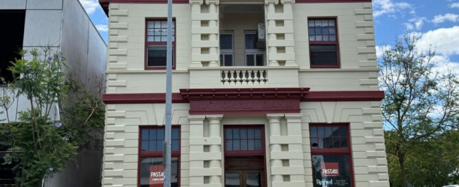 exterior house painters